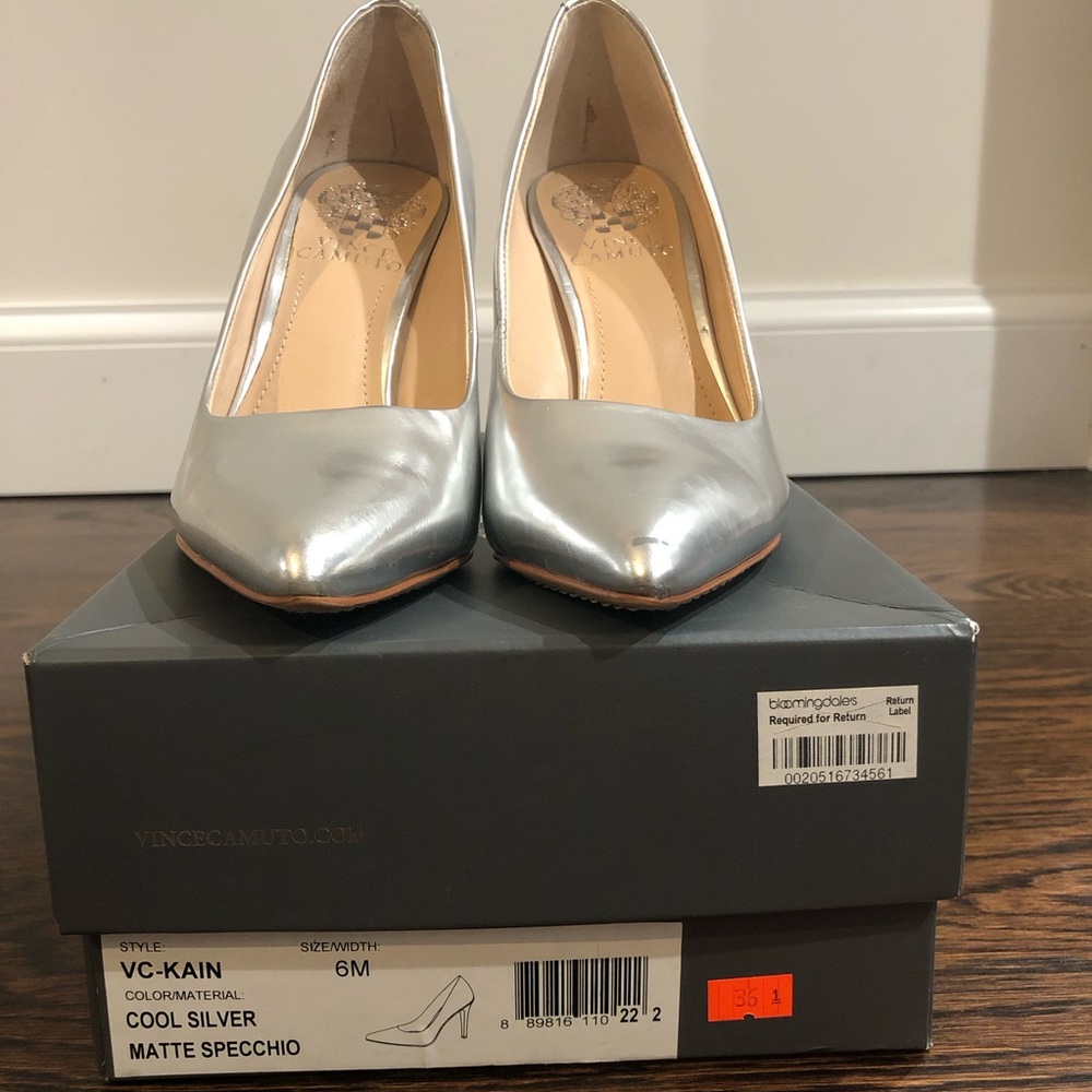 Vince Camuto VC-Kain Metallic Silver Heels Size 6 - Picture 2 of 6